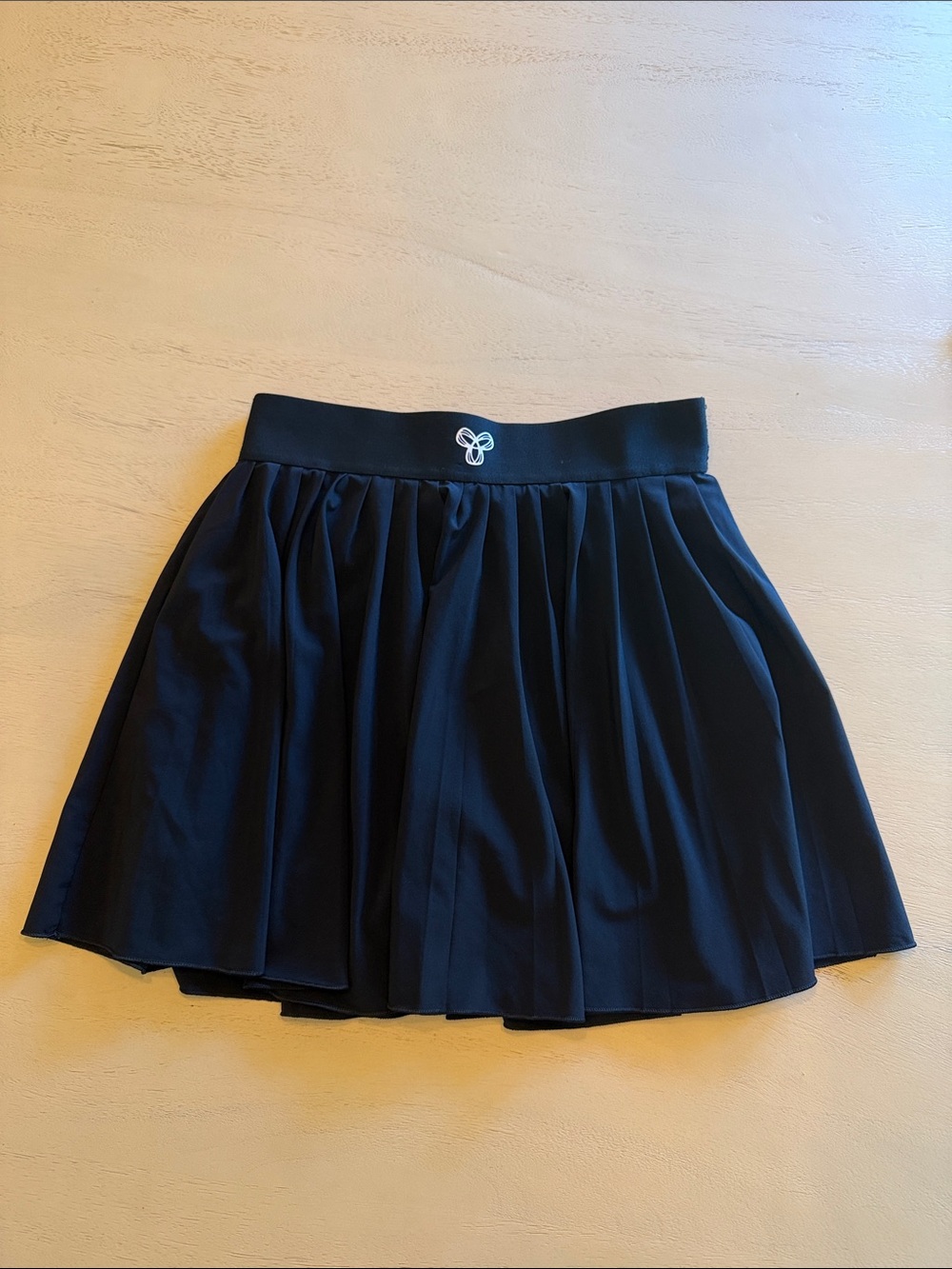 TNA Aritzia Tennis Skirt in Black, Size Small